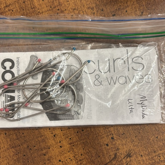 Contain Hot Rollers in convenient stylish carry all bag. - Picture 5 of 10